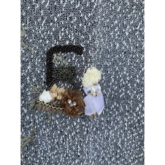 Atelier Sagan textured weave embroidered figures depicting people sweater medium - Picture 8 of 13